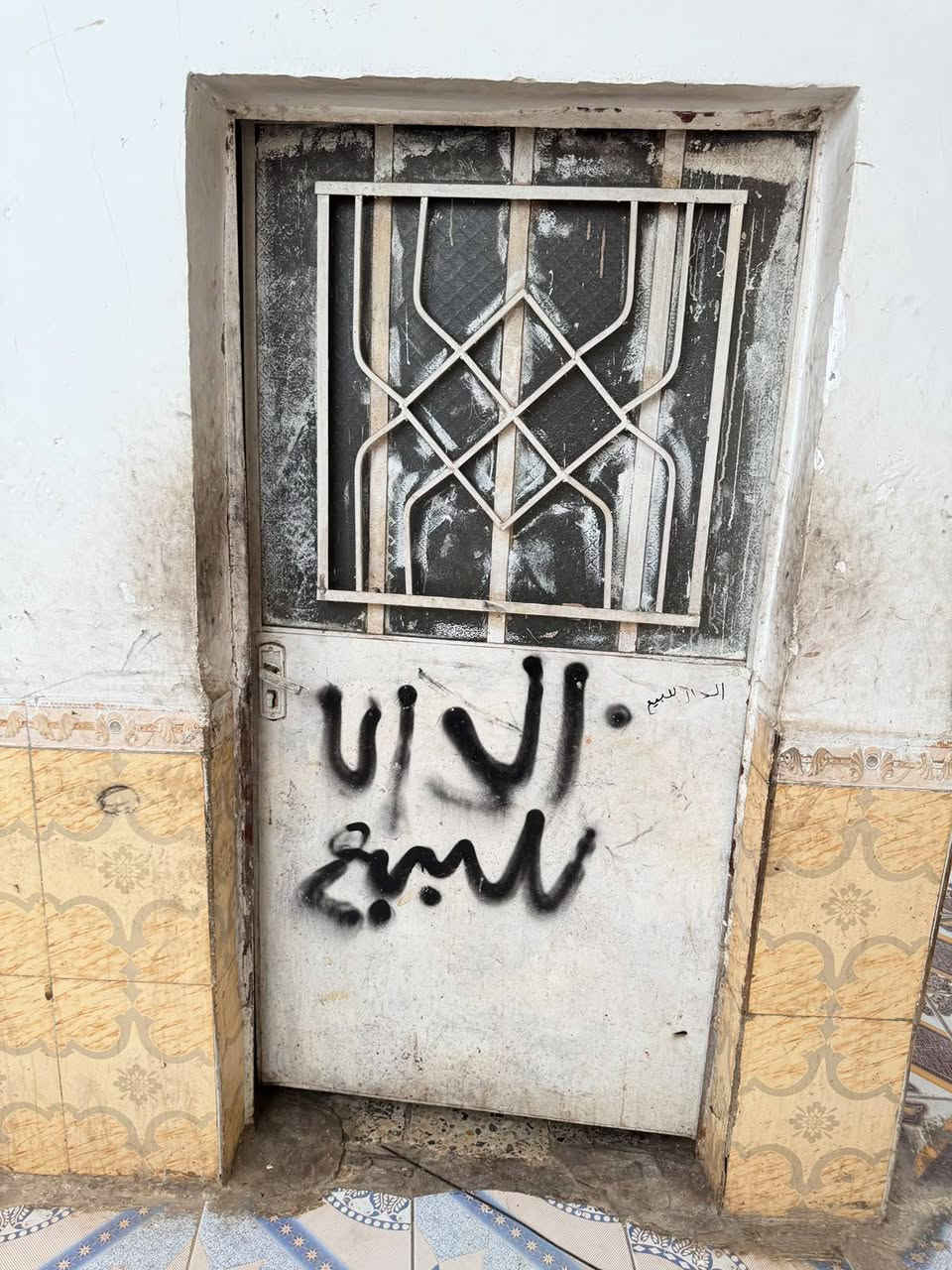 باب خارجي طلاكتين وباب طلاكه وشباك مكانهم حي العسكري قرب المخازن مفتوحات حاليا الاسعار اتصلو على الرقم***********
