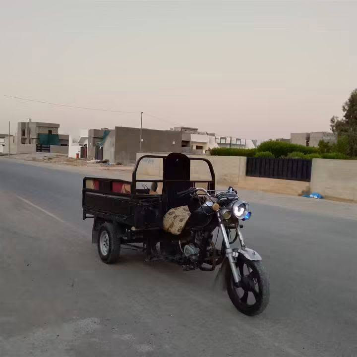 سلام عليكم ستوت مال رزق نضيفه  سعر 800بيه مجال عنوان كركوك حي عسكري رقم ***********
