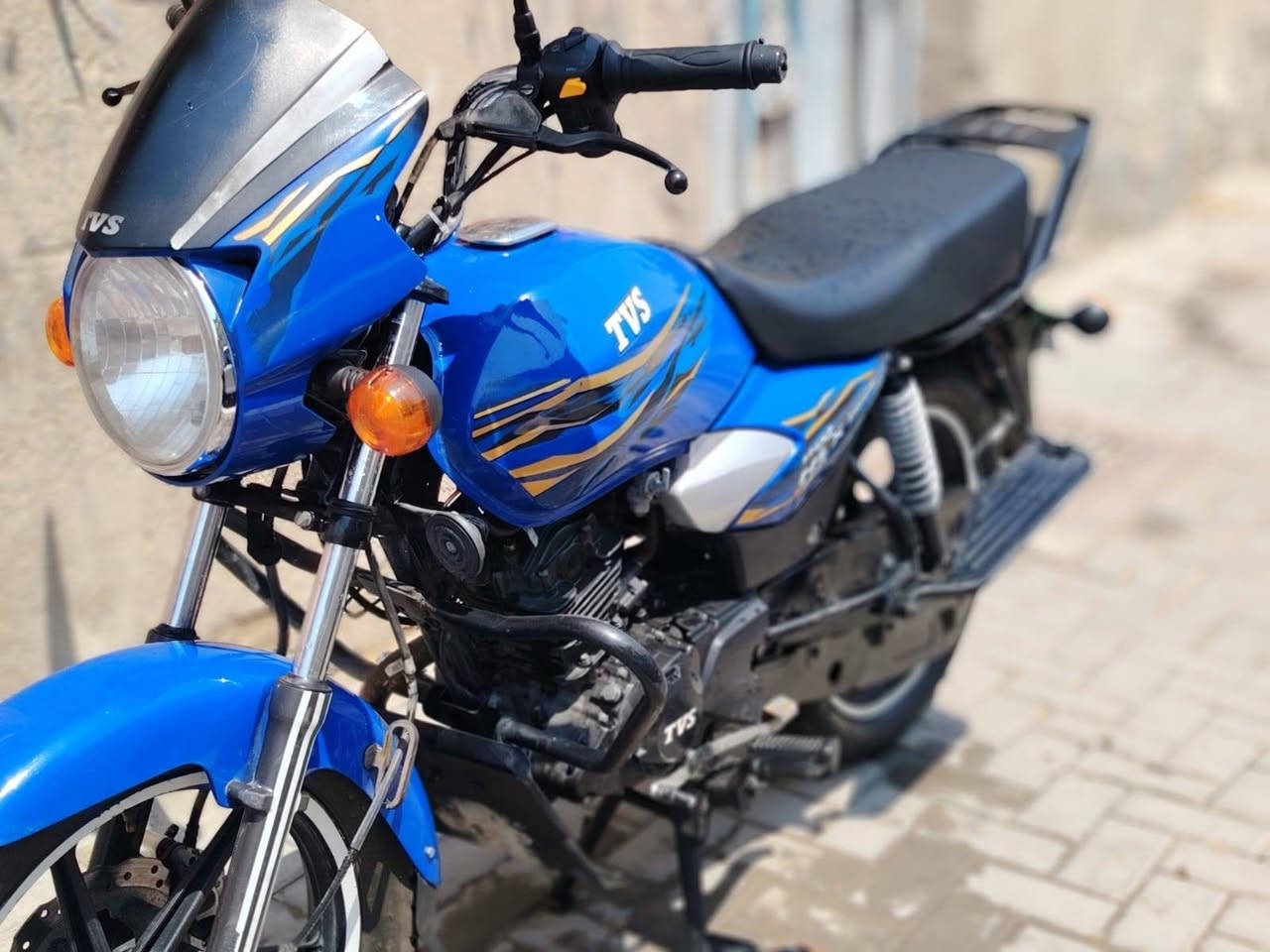 دراجه TVS مديل  ٢٣ طالع بل ٢٥ رقم وسنويه  نضيفه مبدل بيه بس بونبرنك كير   نضيفه زوج تاير حرفش  جديد + وزنون اصلي
***********
السعر 2500 وبيها مجال
دراجه TVS مديل  ٢٣ طالع بل ٢٥ رقم وسنويه  نضيفه مبدل بيه بس بونبرنك كير   نضيفه زوج تاير حرفش  جديد + وزنون اصلي

