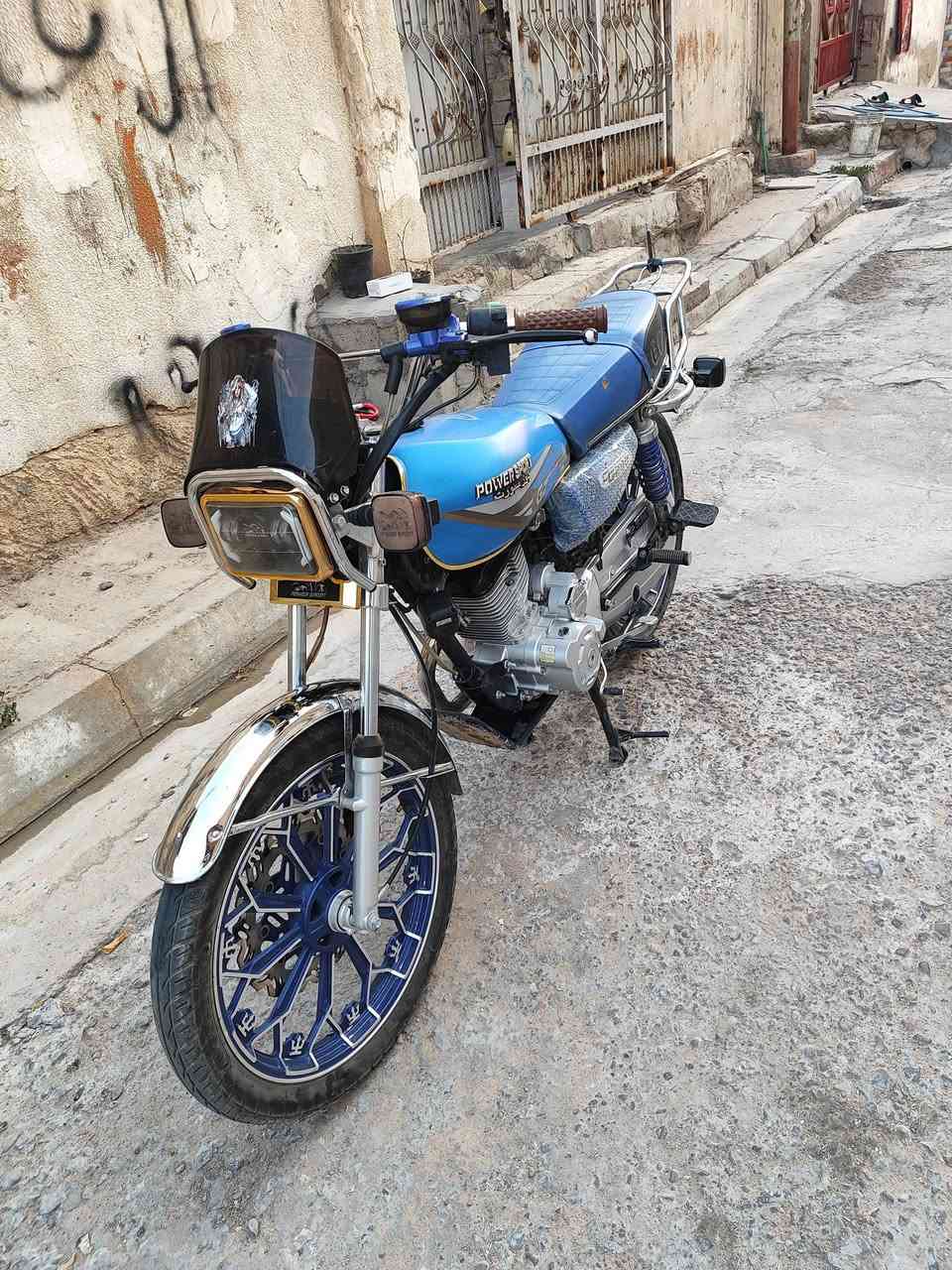 دراجه للبيع موديل 25 محرك 200 كفاله عامه السعر 825 بي مجال التواصل ***********
