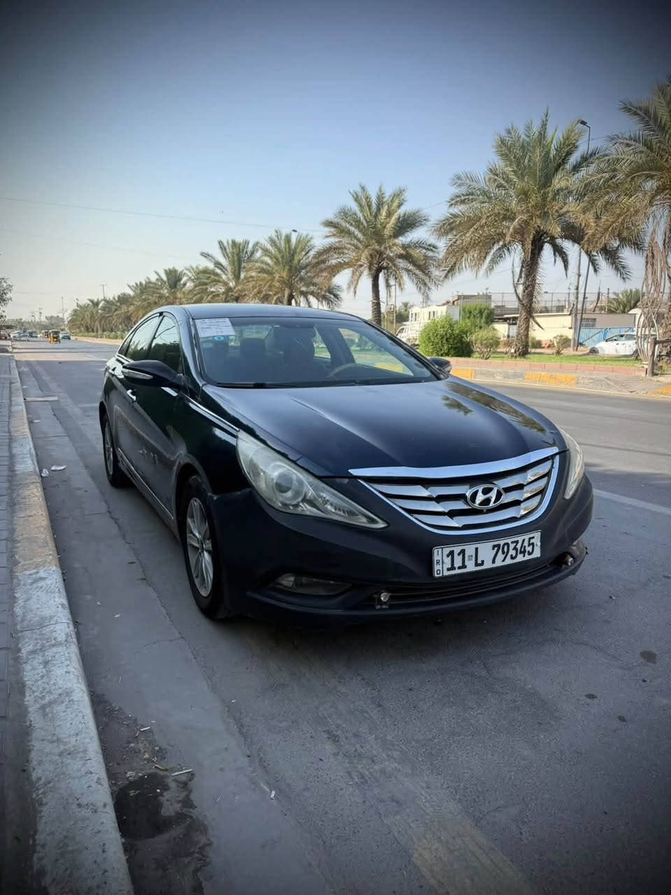 هونداي سوناتا وارد امريكي2011 محرك2400 بيهاصبغ بنيد وباب السايق  ويوجد جراد بسيط السعر79$  مكاني بغداد.     ‭. ***********  /***********
