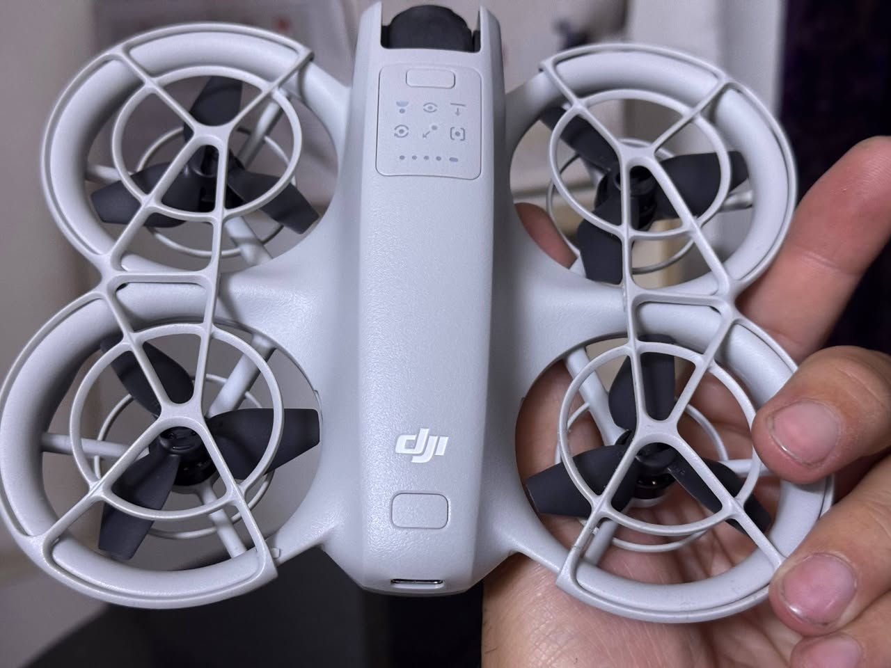دالسلام عليكم حبايب للبيع DJI NEO سنكل درون وبطارية فقط استخدتم قليل جدا مشتغلة ساعة وحدة فقط بعدهة جديدة مكفولة من التصليح تكدر تستخدمهة بدون جوستك بالهاتف مثل مموضح بالفيديو
للاستفسار على السعر مراسلة خاص او اتصال على الرقم ***********
عنواني بغداد تجي تفحص وتاخذ وتشلع عيوني واذا تريد توصيل موجود هم تفحص كدام المندوب وتدفع الفلوس
