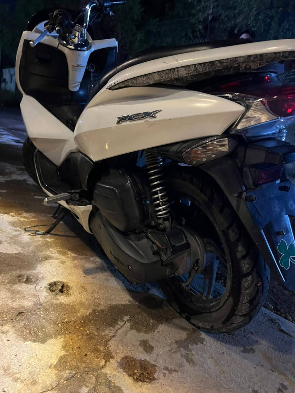 سلام عليكم pcx جيل أول ياباني دراجه خير من الله (مكينه مكفوله بل جيس برغي ممفتوح بيهه) كهربائيات كلهه شغاله نقص الدراجه 1- جاملغ امامي 2- ستاند تعليك فقط وبيهه لواحض بل كفر مكاني بغداد شعب السعر (950) وبيهه مجال *********** تحياتي للجميع 🥰
