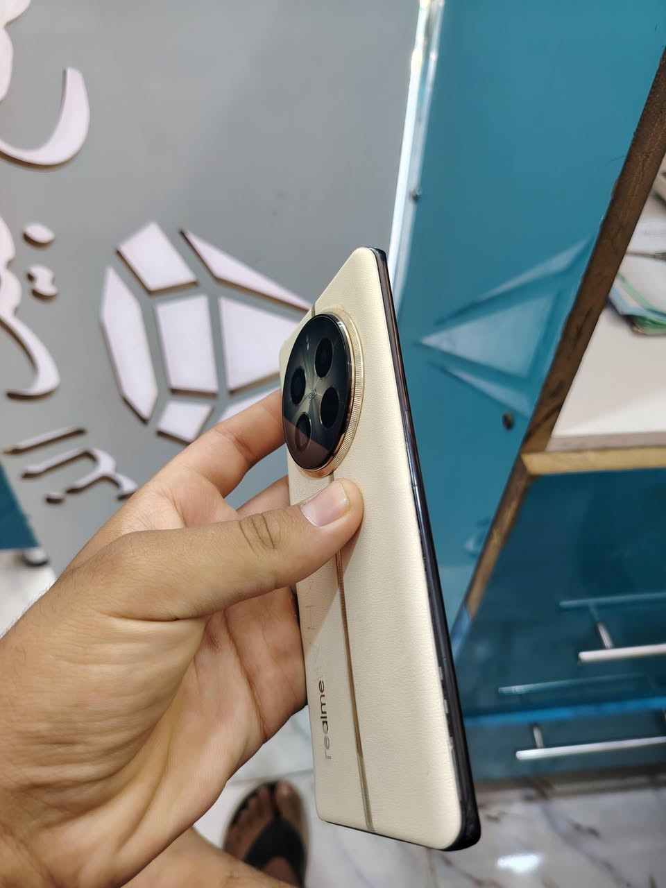 السلام عليكم للبيع فقط ريلمي 12 PRO PLUS 5G مساحته 512 جهاز نضيف نضافة 90% مبدل فقط شاشة وبي بالشاشة نقطة يم الكاميرا الامامية مثل ما موضح بالصور السعر 180 وبي مجال للتواصل الاتصال على الرقم ***********
