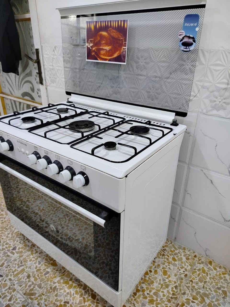 175
طباخ FE MVS إيطالي تجميع تركي شغال فرن شغال جداً نظيف العنوان موصل جانب الايمن رجم حديد للاستفسار
***********

