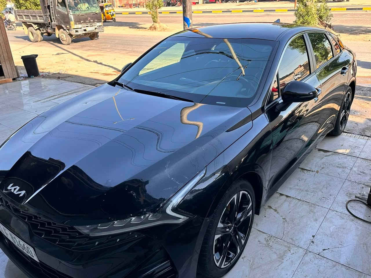 ‏  K5 جيتي لاين
موديل 2023
 محرك 1600 تيربو 
مواصفات GT LlNE
اللون اسود
 

بصمه
شحن هاتف لاسلكي 
قياده ذاتيه ؏ الخطوط السريعه
هاند بريك بصمه 
مثبت سرعه 
نضام ABS
مانع انزلاق
بك لايت ليد
شاشة
كامره دواره
شاشه اعطال
ويل كورم لونين
رادار جانبيه
اشاير بالمري 
كشنات جلد 
مقعد للسائق قابل للتعديل كهربائياً
لايتات ‏4 عدسات 
نضام قياده أيكو + سبورت +سمارت +نورمال
بلوتوث + aux + usb
فول تحكم ستيرن
كير أوتو + عادي
ئوتو بريك 
ستيرن حرف D  
التشغيل عن بعد 
‏OUTO HOLD
لاسلكي Android Auto 
السعر 185
السياره وارد امريكي
بدون صبغ بدون تبديل
حادثها بالصور بالمنشور
برغي ممفتوح بالبدي مالتها
كير محرك تبريد ع وضع الشركه
ماشيه ٢٥ الف ميل
اتصال ***********
اتصال ***********
