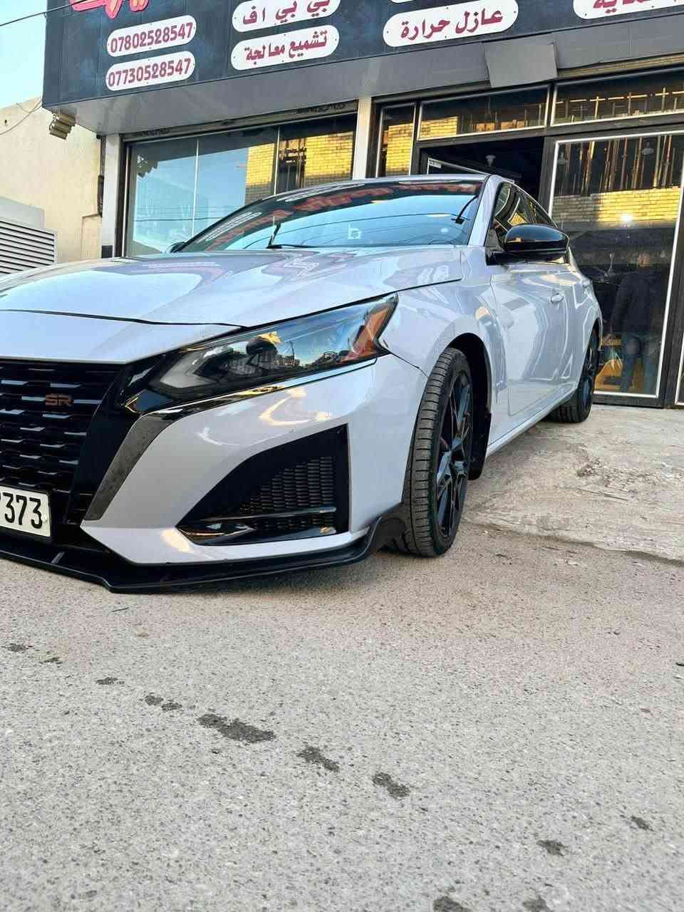 السلام عليكم 

🔺نيسان التيما 2023RS فول الاخير 🔺
🔴 Nissan Altima 2000T🚀🔴
🛑سياره بسمي 

    .
* قوة 248 🐎 .  
* عزم دوران 370 نيوتن.متر (267 رطل-قدم).
* ناقل حركة Xtronic CVT.
* نظام دفع أمامي (FWD) فقط.

المواصفات الخارجية

* جنوط ألمنيوم رياضية 19 إنش.
* مصابيح LED أمامية.
* شبك أمامي ولمسات رياضية SR.
* جناح خلفي (Spoiler).

المقصورة

* مقاعد رياضية.
* شاشة لمس 8 إنش مع Apple CarPlay وAndroid Auto.
* تشغيل السيارة بالبصمة (Push Start).
* مثبت سرعة.
* كشنات جلد مع بدلات تبديل السرعات (Paddle Shifters).

أنظمة الأمان

* فرملة طوارئ تلقائية.
* تحذير مغادرة المسار.
* مراقبة النقطة العمياء.
* تنبيه حركة المرور الخلفية.
* كاميرا خلفية، و كاميرا 360 درجة.
تدفئه كشنات واستيرن 

🔺الضرر مصلح بارد كصه القماره بدون صبغ فقط بارد مع تبديل بنيد 

🔺السعر / 155وبيها مجال 
🔺العنوان / ناصريه سوق الشيوخ 
🔺رقمي / ***********
