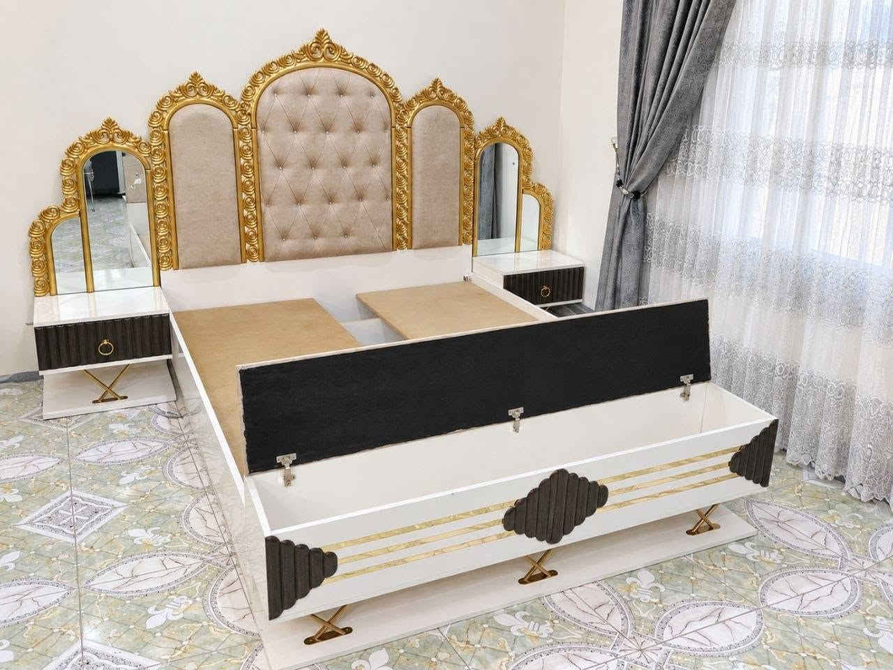 غرفه تركي للبيع ٦باب نضيفه جدا السعر المطلوب ٩٠٠ الف للمعلومات أكثر الاتصال على *********** و *********** المكان زين القوس شارع الكفاح
