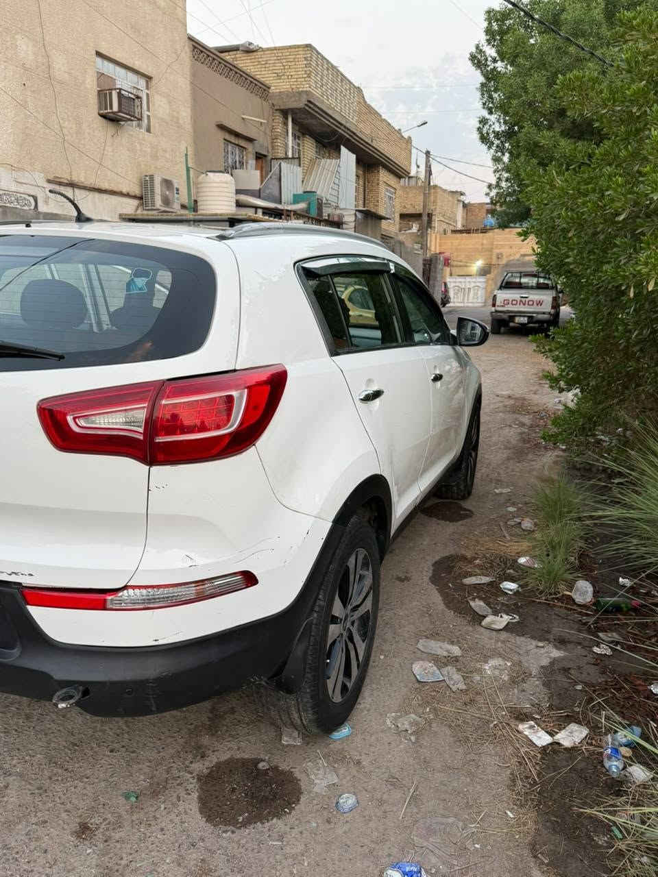 السلام عليكم للبيع كيا اسبورتج خليجيه موديل 12 رقم اربيل بسمي فول موصفات بيهه شاملغ لايمن طخه وقبق لصندوك تبديل مكينة 2000 كير ومكينه وتبريد وتخم تاير مكفولات مكان لسياره بغداد لسعر 110 لرقم ***********
