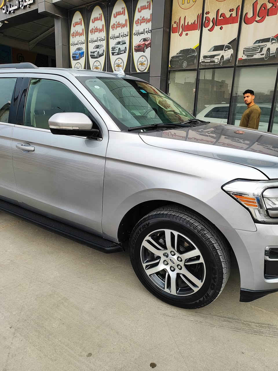 فورد اكسبديشن بترا المرغوب
🟢 Ford Expedition 2024 Xlt

حجم المحرك V6 سلندر (3.5L) توربو
عداد المسافة15  ميل / زيرو 
عدد المقاعد 7 راكب

🔴 المواصفات : فول عدا الفتحة
بصمة تشغيل - بصمة ابواب- تشغيل عن بعد- صندوق شفط كهربائي- رادار امامي (تحديد مسار)- رادار جانبي (نقاط عمياء)
رادار خلفي (التحذير من الاصطدام) -تحكم وضعيات القيادة Drive modes - شاحن موبايل Wireless 
كشنات جلد- كشنات تدفئة+ تبريد
كشنات خلفية تدفئة 
سستم سماعات Bang&Olefsen
تحكمات - اوتو بارك Auto Park - اوتو ستارت Auto Start
اوتو ستوب Auto Stop- اوتو هولد Auto Hold
منافذ AUX+USB- مانع انزلاق+ABS
وبقية المواصفات المعروفة
رقم بغداد بأسمي
———————-
صور الحادث مرفقة
للاستفسار اتصل او تواصل واتساب
***********
