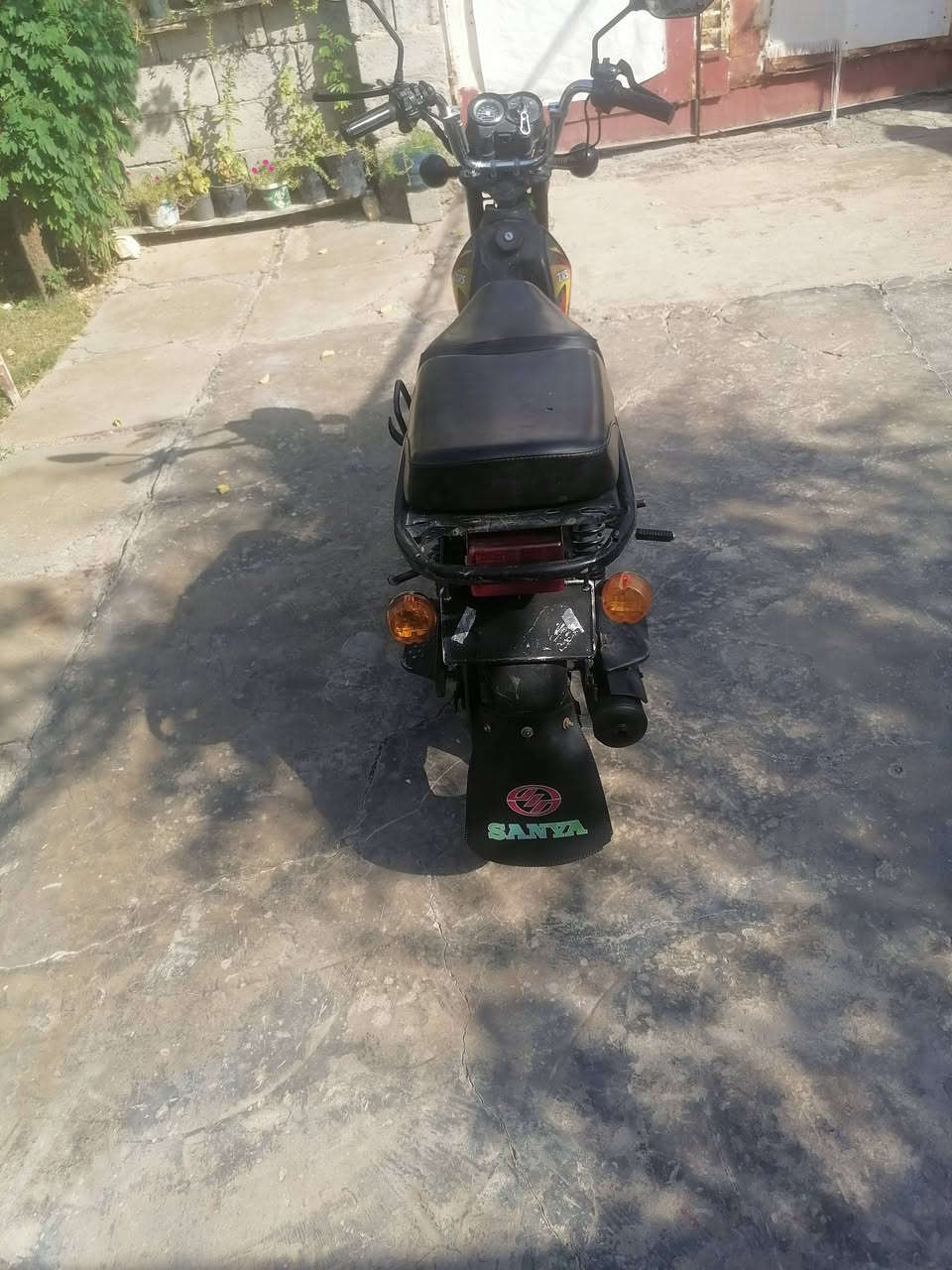 للبيع نوع TVS  شغال
سعر620 وبي اشويه مجال حق جيه ***********
