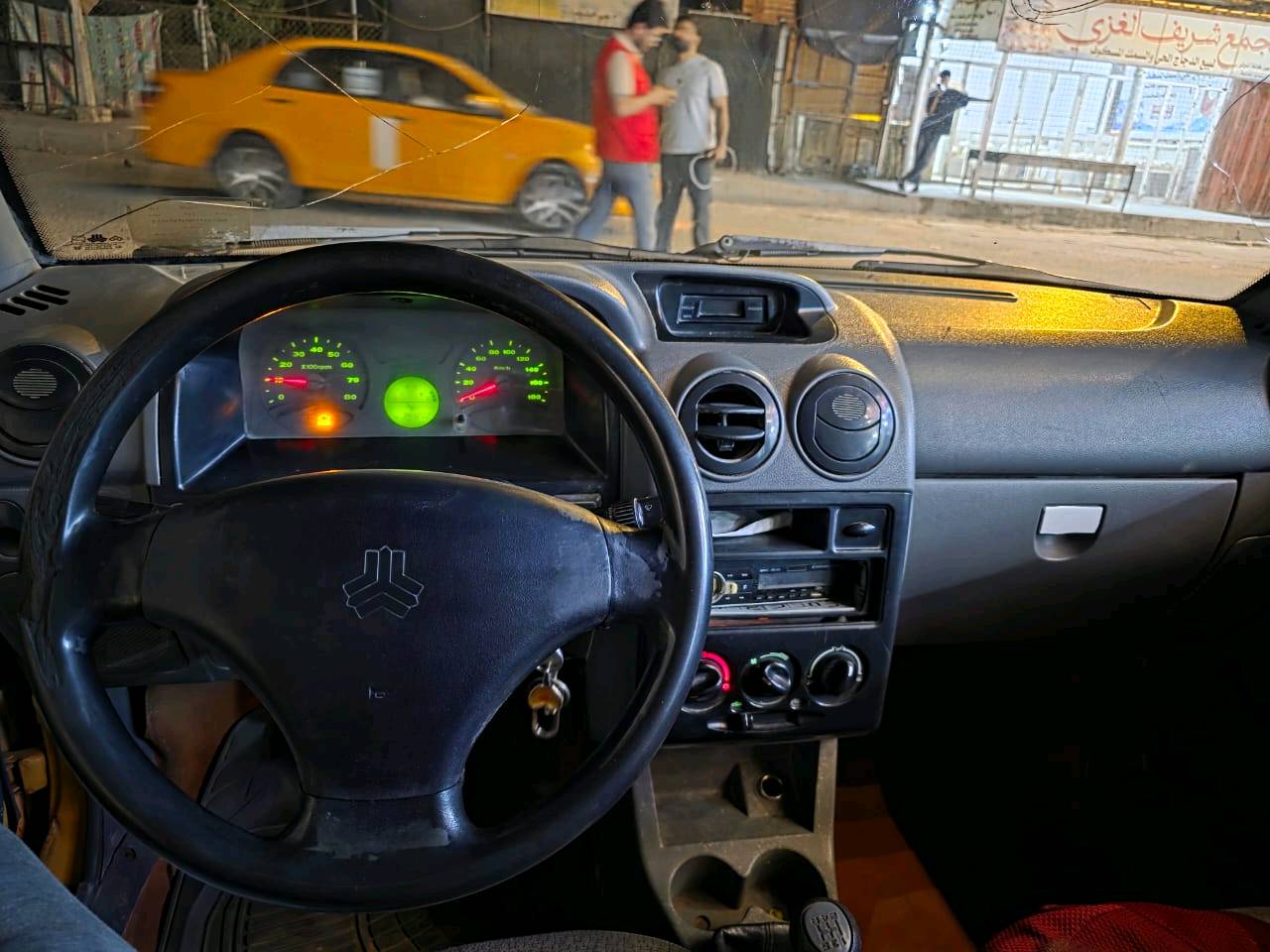 السلام عليكم سيارة سايبا للبيع موديل ١٧سيارة جاهزة بيه نواقص بسيطة مكينه وكير جدد حدادية جديدة تخم تاير جديد باور ومشط وباتري كله جديد برانكيتات معمرة الكشر بيه خياس بسيط كهربائيات كله شغاله 
رقم بصرة راعيه بالبصرة يريد مداور السعر 30$وبيه مجال بسيط وهذا رقمي *********** مكان السياره ناصريه