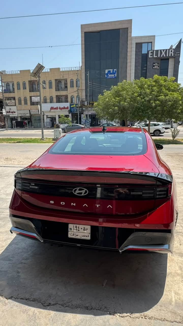 السلام عليكم 

هونداي (سوناتا )
موديل 2024 
ماشيه34 mi
مواصفات ل SEL المعروفه 
تجي فول مواصفات ماعدا الفتحه والكشنات الجلد 
الحادث جاملغ وبنيد( بدون دواخل لا شواصي لا لغود حته الراديتر الاصليه مالتها ) السونار مرفق مع الصور
(بدون ايرباك )ولا كلوب بلدشبول
السياره جاهزه من كلشي بدون نقص 
بدون رقم تترقم جميع المحافظات 
مكان السياره حله شارع 60

***********‏
