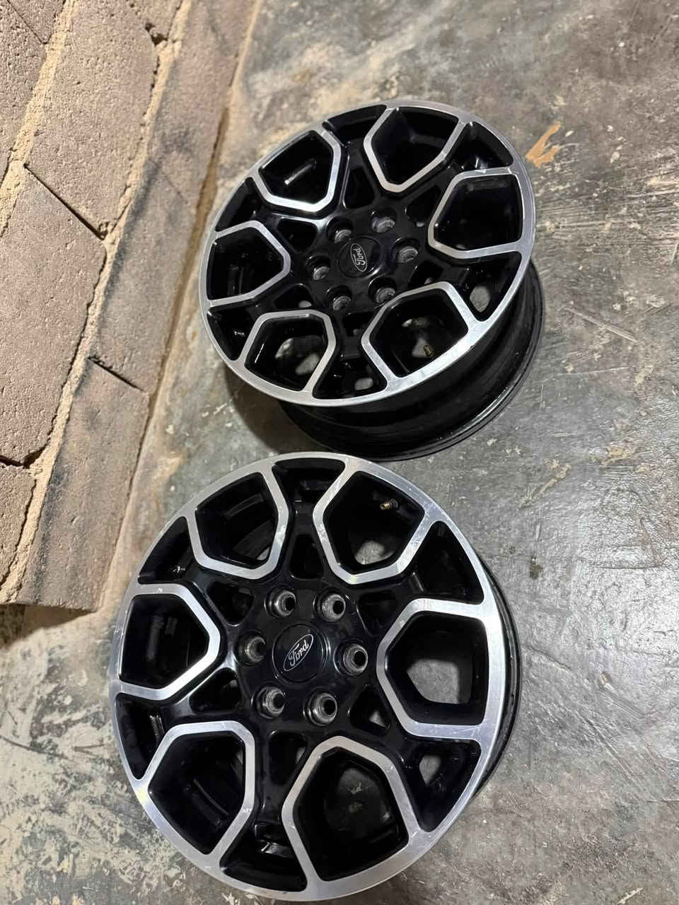 زوج ويل f150 حجم 18موديل 23 أمريكي اصلي للاستفسار ***********
