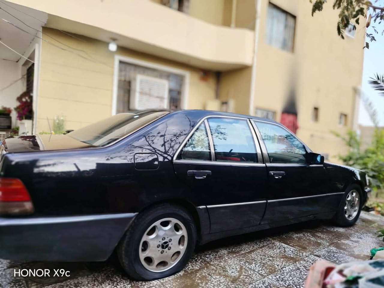 السلام عليكم
مارسيدس شبح 500 باب الكصيره موديل ١٩٩١
تبريد ثلج كلشي شغال
سياره جاهزه من كلشي خير من الله مابيها نقص 
بأسمي تحويل ثاني يوم 
سعر 65 وبيها محال بصيط

رقم اتصال او راتساب ‭***********‬
