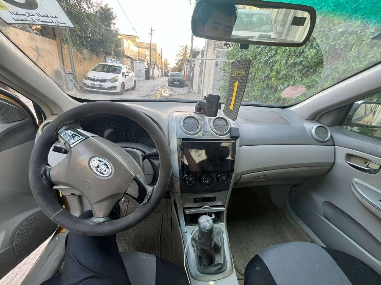 السلام عليكم بي وايدي موديل ٢٠١١
رقم انكليزي ديوانية
مصفر هيئة وغرامات
تحويل مباشر
التبريد عوزة غاز فقط
كير مكينة مكفولا
 السعر ٣٠ وبيه مجال
العنوان بغداد البياع
رقم الهاتف ***********
