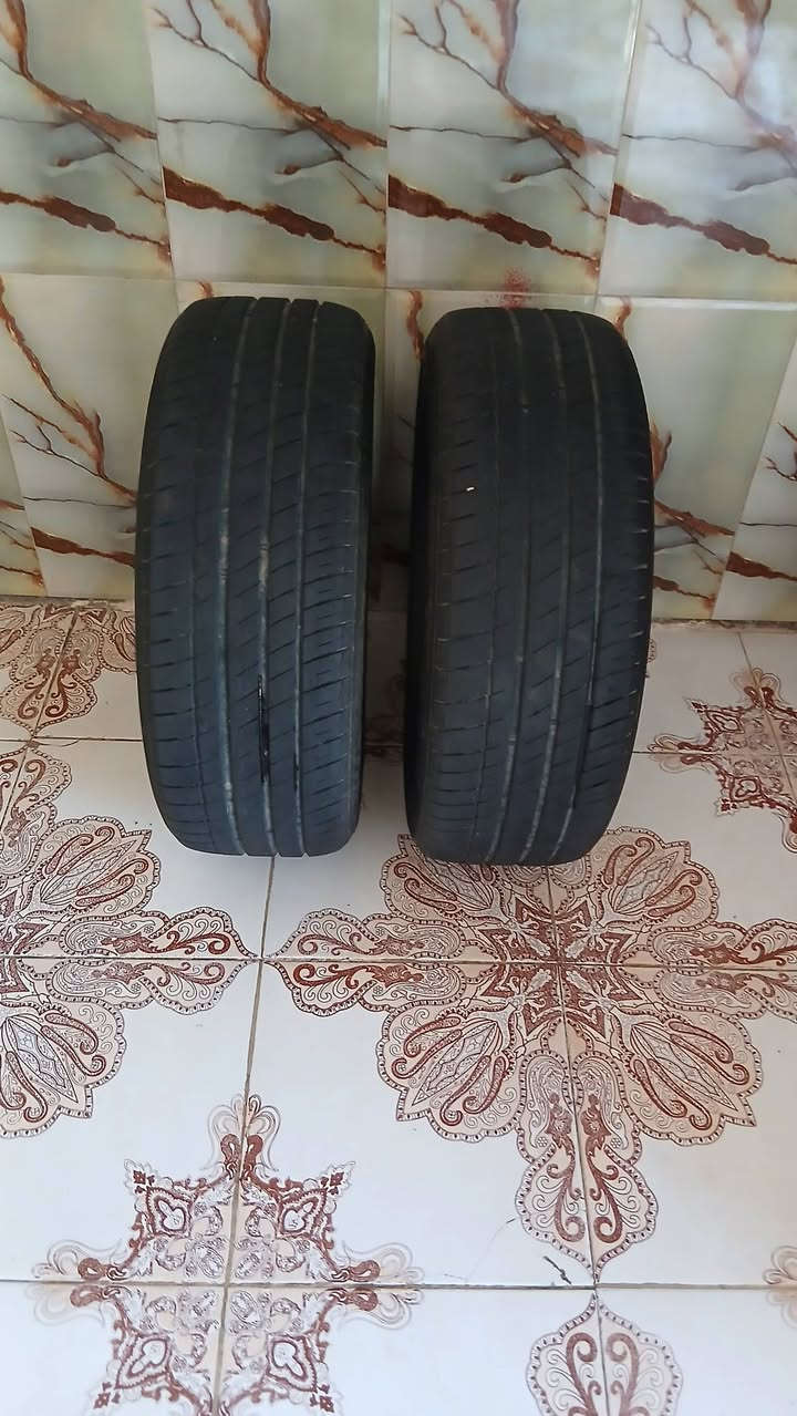 سلام عليكم تايرات سورنتا للبيع نوعيه عاليه سعر100 الف بيهن مجال زوج طائرات اتصل على هذا الرقم***********
