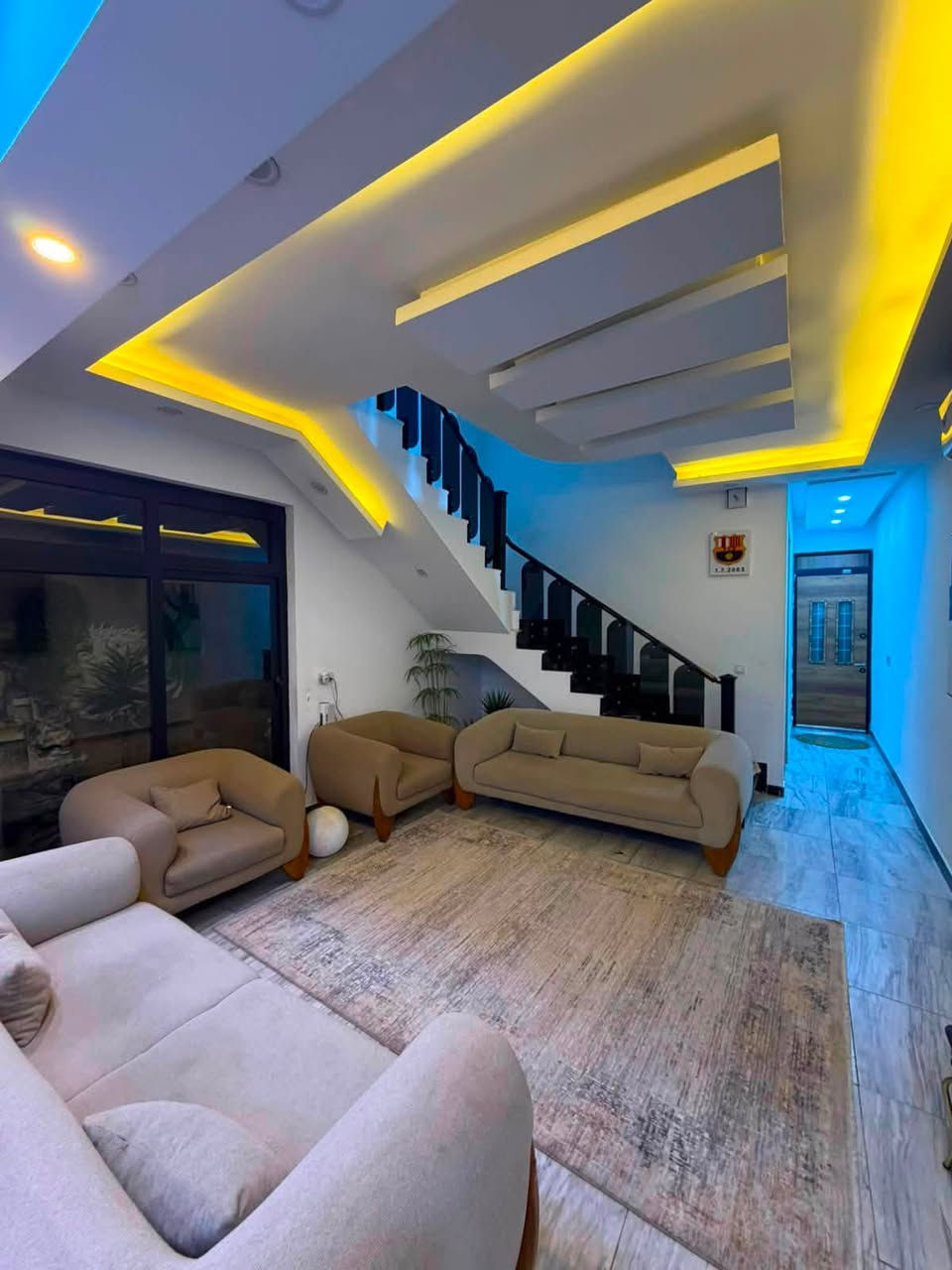 للايجار في السيدية دار مؤثث Vip 🌟

🌟 بيت بمساحة 150م < MODREN >

🛏️ يتكون من:

4 غرف نوم

صالة واسعة

مطبخ مرتب

خدمات متكاملة

🔥 مؤثث بالكامل (أثاث زيرو)

⚡ كهرباء مجانية

☀️ منظومة طاقة شمسية

🎙️ نظام أليكسا للتحكم بالصوت

💰 السعر: 2,500,000 دينار فقط

للأستفسار اكثر الاتصال على الرقم 

***********

او زيارة مكتب المصطفى للاستثمار و التطوير العقاري
