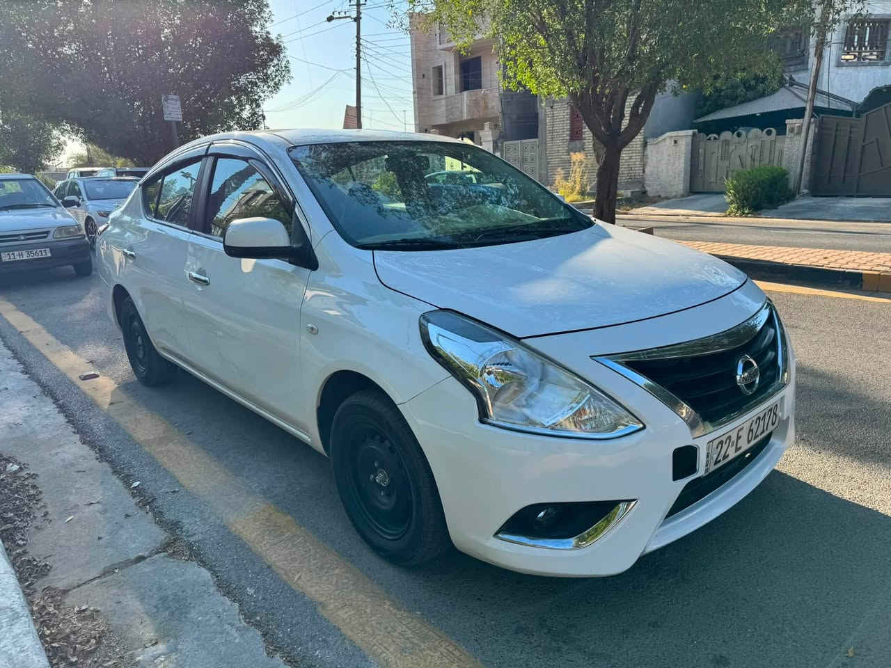 السلام عليكم..
نيسان صني 🚘 2020 رقم اربيل الدولي 
هندي البليته الزركه المرغوب 
ماشية 166 الف km 
السعر 98 ورقه وبيها مجال للجادين بالشراء

السيارة مكفوله من الصبغ والضربه فقط كم بارد تقريبا 3 اماكن بارد 
مواصفات..
محرك 1500 .حساس خلفي..سبايدر..دبل ايرباك....كشن جك..تحكم ستيرن جهتين.. والمري كهرباء..يدات نيكل..بلوجكتر أصلي..ويل اسود حجم 15..تجاوي متحركة..داخل بيجي..مانع انزلاق..( سنويه بسمي الوكالة او التحويل ثاني يوم ) عنواني بغداد حي العدل  ☎️ ***********
