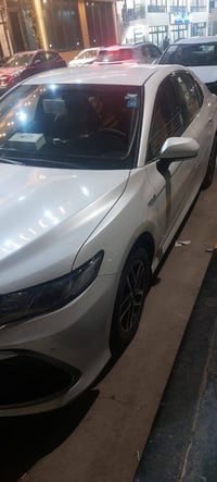 للبيع كامري خليجي 2024  هايبرد   ماشية km19  كفالة عامة   خليجي شركة ج...