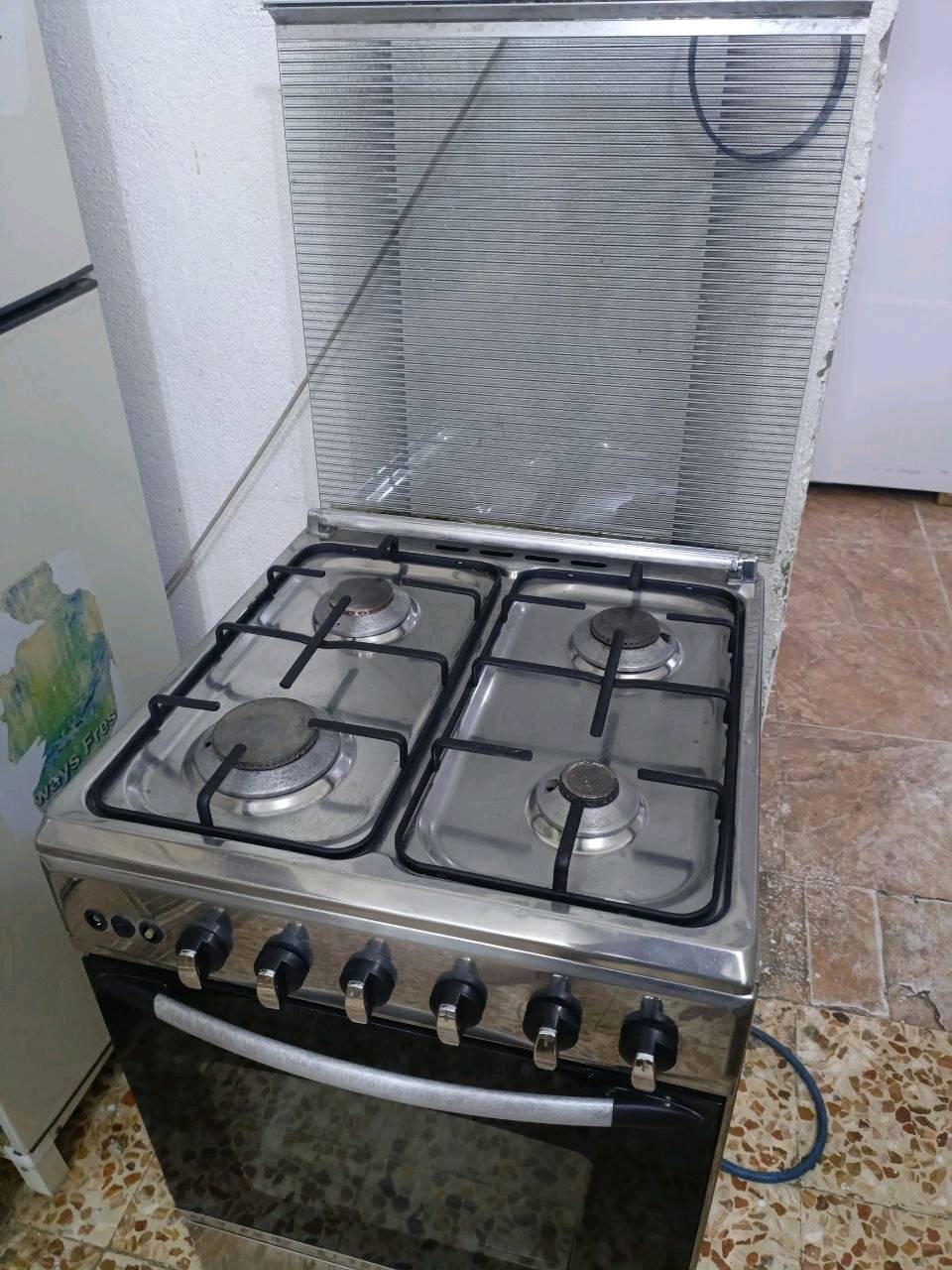 طباخ مصري اخو الجديد نظيف كلش وشغال وناره قوية والفرن هم شغال الفوك والجوه سعر 120 قفل العنوان ميسان الاتصال بلرقم ***********