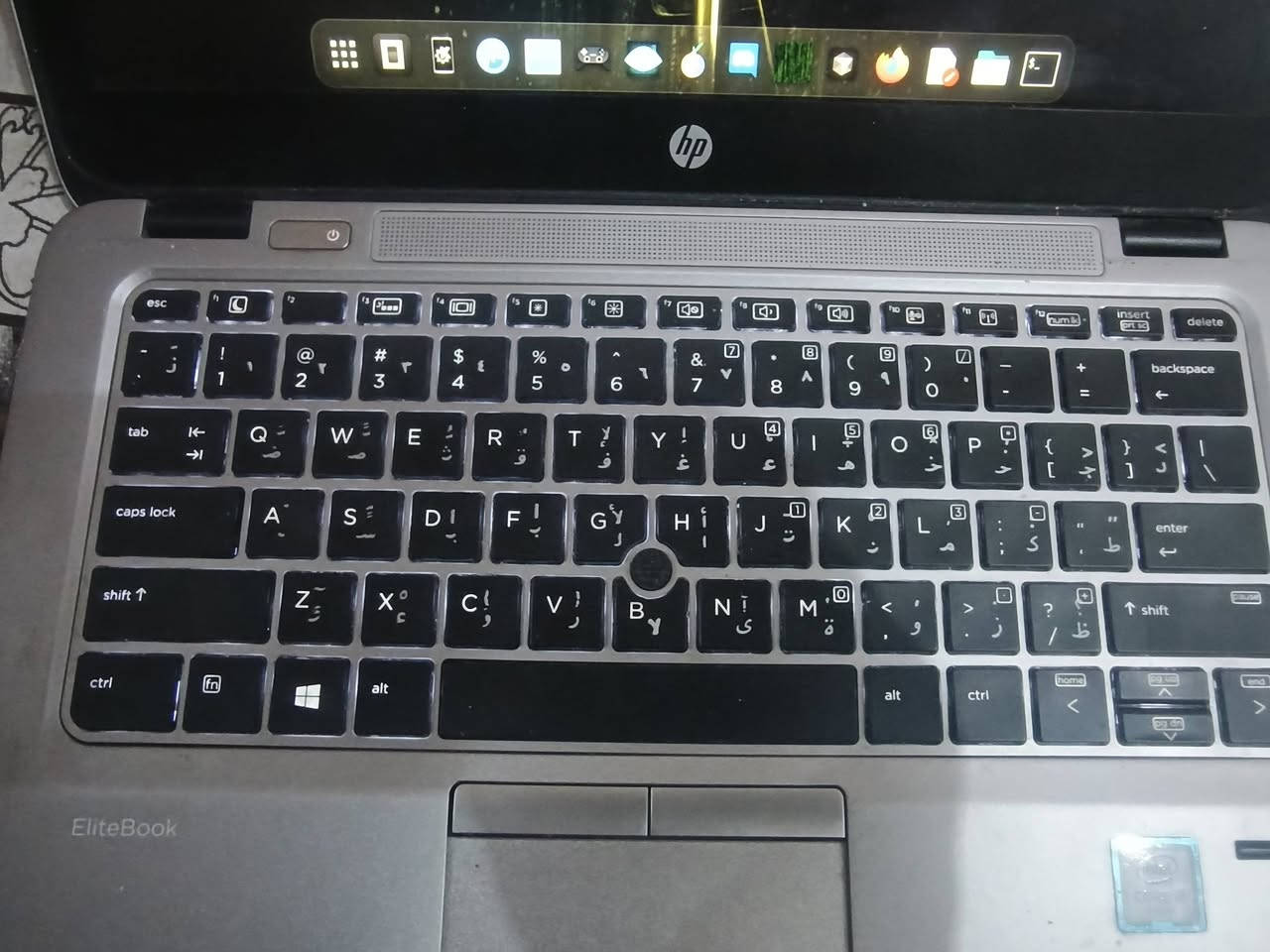 لابتوب hp نظام كالي لينكس للبيع
اللابتوب راقي عن تجربه مو حق العاب حق برمجيات وجاهز بيه هواي مشاريع وادوات انا مسويهن ومنزلهن تساعدك تبدي مشروعك البرمجي المواصفات للابتوب 

 الطراز hp elitebook 820 G3
المعالج intel core i7-6600U x 4
ذاكرة 8g
الدسك 256.1 GB
الرسوميات intel hd graphics 520 Skl GT2
الفارموير N75 Ver 01.57
os type 64بت
gnome version 49

السعر 200,000 وبيه مجال بسيط للشراي مكاني البصرة المدينه الرقم للتواصل .
***********

نص مكتوب في الصور:
- HP EliteBook 820 G3 BUSINESS CLASS LAPTOP أداء قوي .. تصميم أنيق .. مناسب للدراسة والعمل مواصفات الجهاز Intel Core i7-6600U 2.6 GHz (4 Threads) 8.0 GB DDR4 RAM Intel HD Graphics 520 (SKL GT2) 256.1 GB SSD (Fast Boot) 12.5" HD Display (1366 x 768) Windows 11 (Wayland) Kernel Version Linux 6.18.3+ kali+1-amd64 جاهز للاستخدام فوراً للدراسة للعمل للاستخدام اليومي سعر مميز .. لا تفوت الفرصة تصميم متين وخفيف لوحة مفاتيح مضيئة منافذ متعددة جودة عالية من HP HP EliteBook 820 G3 | Reliable • Powerful • Portable