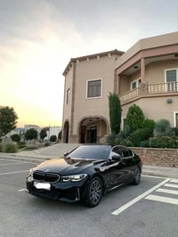 BMW 330i benfe مۆدێل:- 2020 ماوەی رۆیشتن:ـ ٥١  مایل مواسەفات:ـ سلايد_ن...