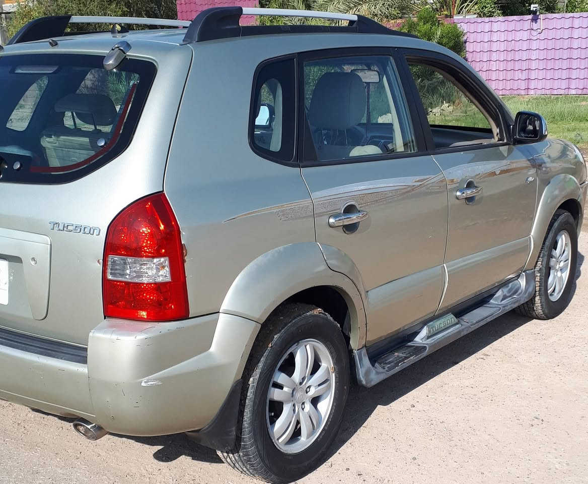 توسان ٢٠٠٩ خليجي فورويل 4WD السنوية لغاية ٢٠٢٩ رقم بغداد اللون رصاصي فضي السيارة بدون صبغ محرك ٢٤٠٠ اربعه سلندر ماشية ١٧٧٠٠٠كم السكن بابل المسيب السعر 122 ورقة رقم الموبايل ***********
