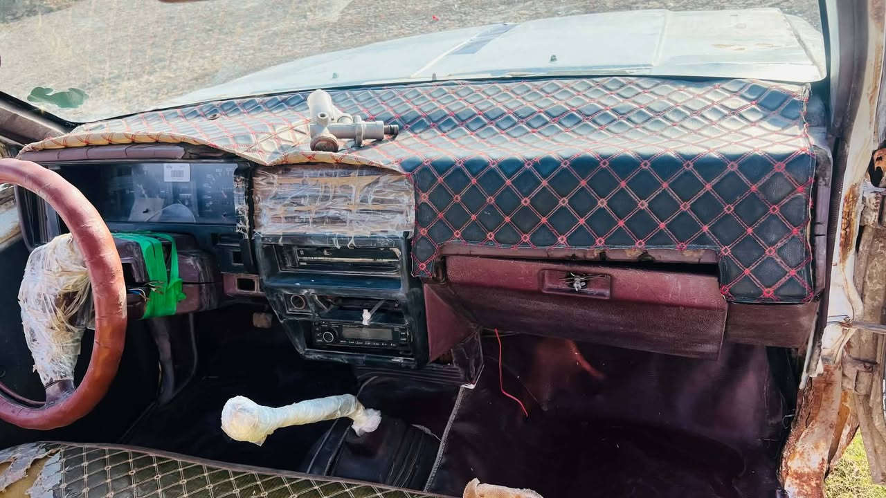 نيسان للبيع موديل 90
المكان واسط الموفقيه 
***********
