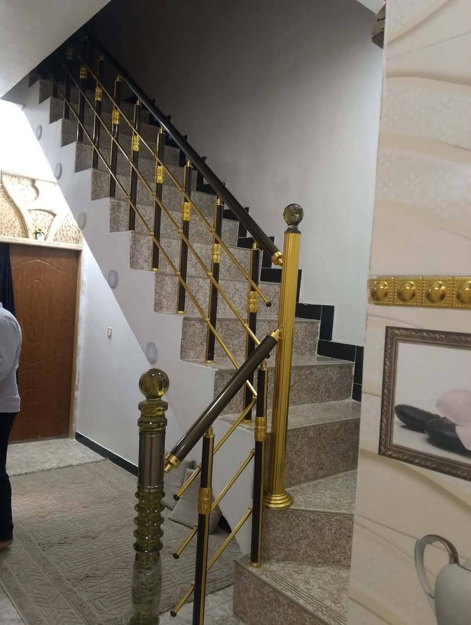 🔰♦️ بيت سكن للبيع ♦️🔰 
                    
♦️ الــمنطقة : حي الجامعة
 
♦️ الموقع :  خلف شارع 30

♦️ الــمسـاحــة  : 125م
 
♦️يتكون من طابقين♦️

⭐يحتوي الطابق الاول  ⭐
 🌿  استقبال  - 🌿مطبخ   - 🌿هول
🌿غرفة نوم  -🌿  ومجموعة صحيات 

 
⭐يحتوي الطابق الثاني ⭐
🌿هول - 🌿 غرفة نوم -  🌿وصحيات

التفاوض مع صاحب الدار حصراً 

💸السعر 💸
118 مليون وقابل التفاوض 

************************************

❌لــمــعــرفـــة الــمــزيــد ❌
الاتصال على :
📱***********📱

✨🔥مــلاحـظـة 🔥✨
مستعدوووون لعرض كافة العقارات للي يرغب بيع البيت او القطع 💁🏡
