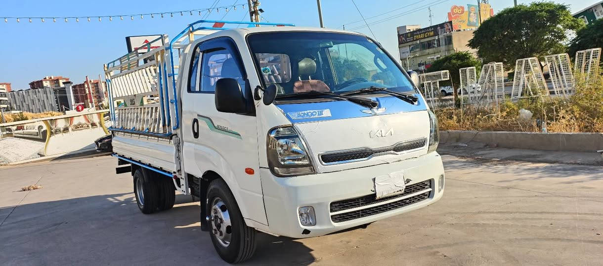 سەرەتا بەناوی خوا 
4000 مەکینە ڕەش
 کراوە بە پەم پو نۆزڵ 
کیا بیلاد 2008 
5دووگمە 
سەلە 
سەلاجە 
ئاوێنە کارەبای 
ئاوێنەی ئە خەوێت
کوشن هێتەر 
برێکی بەسراوە
کارەبای بەسراوە 
ناو بۆ دی بەسراوە
چەمچەی بەسراوە 
دەعمی بەسراوە 
6تایەی لوک 
کامل جایز 
حازرە بو بار 
***********
***********
