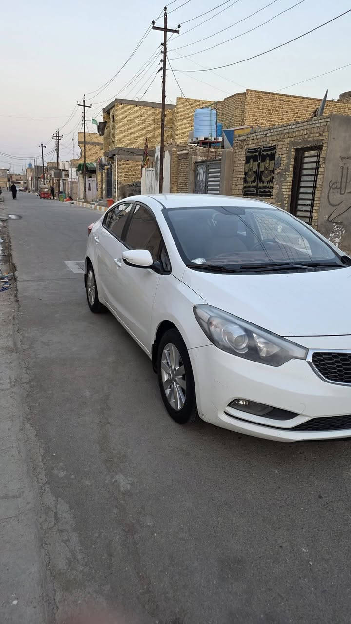 سلام عليكم KIA CERATO كيا سيراتو 2016 خليجي بيها طخه شويه ب باب الايمن موظحه بالصوره كفاله السياره رقم ذي قار بسمي جاهزه السياره ما بيها اي نقص محركها DOHC 1600 سعرها (135) وبيها مجال 
***********
