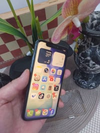 ايفون 11 برو  ذاكره 512 بطاريه 100% مبدله مبدل شاشه   سعره 200 الف مكا...