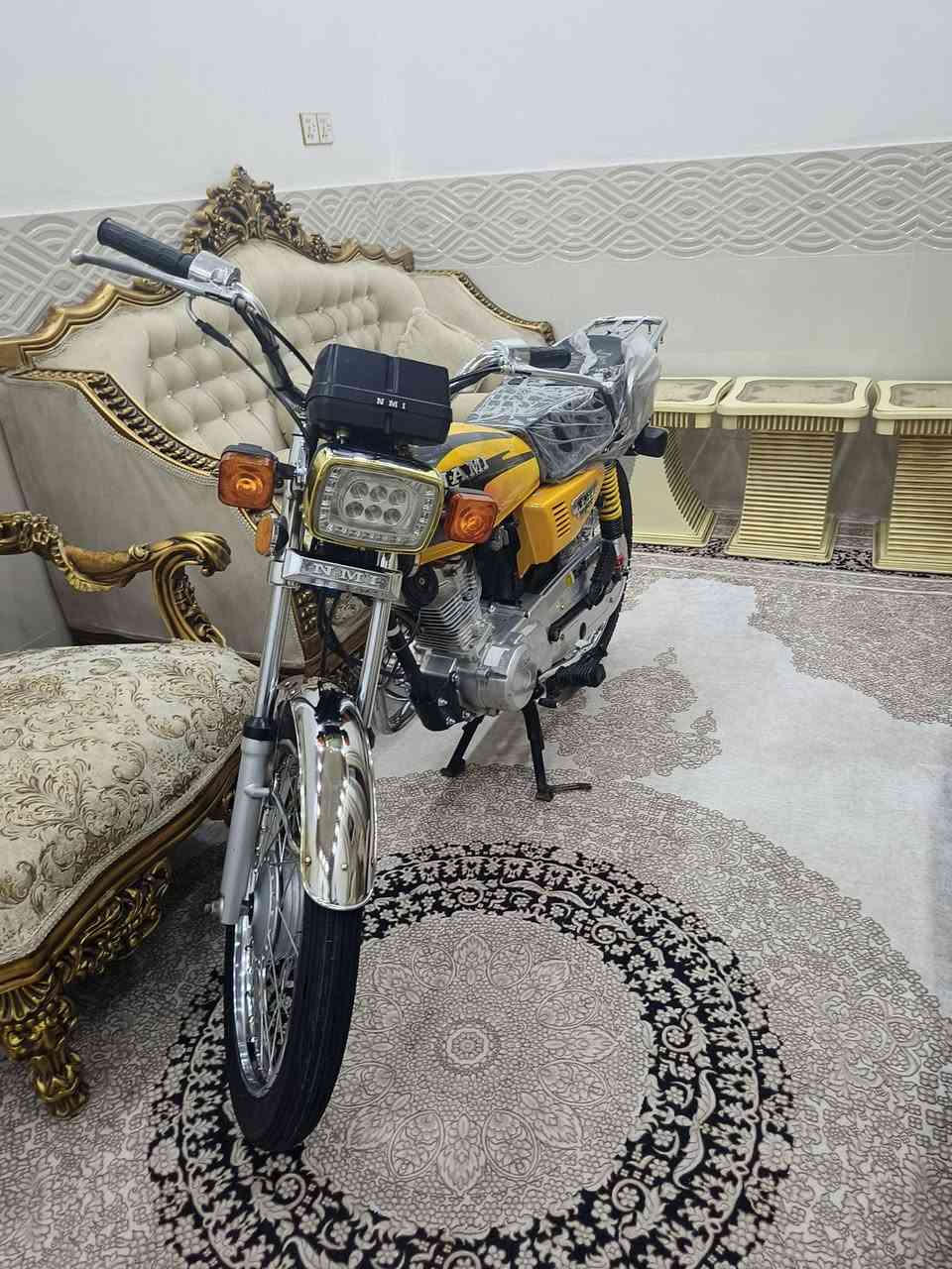 سلام عليكم دراجه اربع كير للبيع مكينه نامه شلامجه  ابدله ولفات بس شلعه ومعدل كامله اصوليه اوراق شاصي 12 ارشه وكيلهَ الربيعي  السعر 800 وبيه مجال....  مكان نجف كوفه الرقم *********** مو شراي لا يراسل
