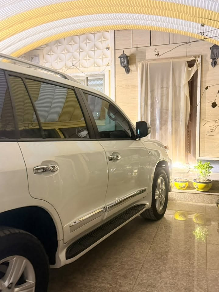 تويوتا لاندكروز
VXR-2013 ماي
محرك 8 سلندر
4.7
صيانتها كلها بل شركة بشرط
سياره بصمات عدد 2
ارضيات شركة ممفتوحه بعدها
فول فول مواصفات
شاشة كبير لمس + حساس و رادار امامي +شاشات+ فتحة سقف
كشن جلد +شحن موبايل +8 اريباك+ تبريد مركزية صمة تشغيل عن بعد لخم تاير دنلوب الاصلي
محرك كير بشرط مامفتوح
سيارة حيل نظيفة كلشي عل بلاد
سنوية زنكة كلشي جديد ل2029
باسمي السنوية بشرط تحويل وغرامة
سيارة مابيها دينار مصرف كامل من كل نواحي رقم بغداد
فس يوم /تحويل و وكالة حاظر
(سياره بيها براس جاملغ كد شبر باب الشارع انسد عليه بدون معجون بدون دواخل بدون ضربه شرط  )
مكان / الانبار
*********** للاستفسار
