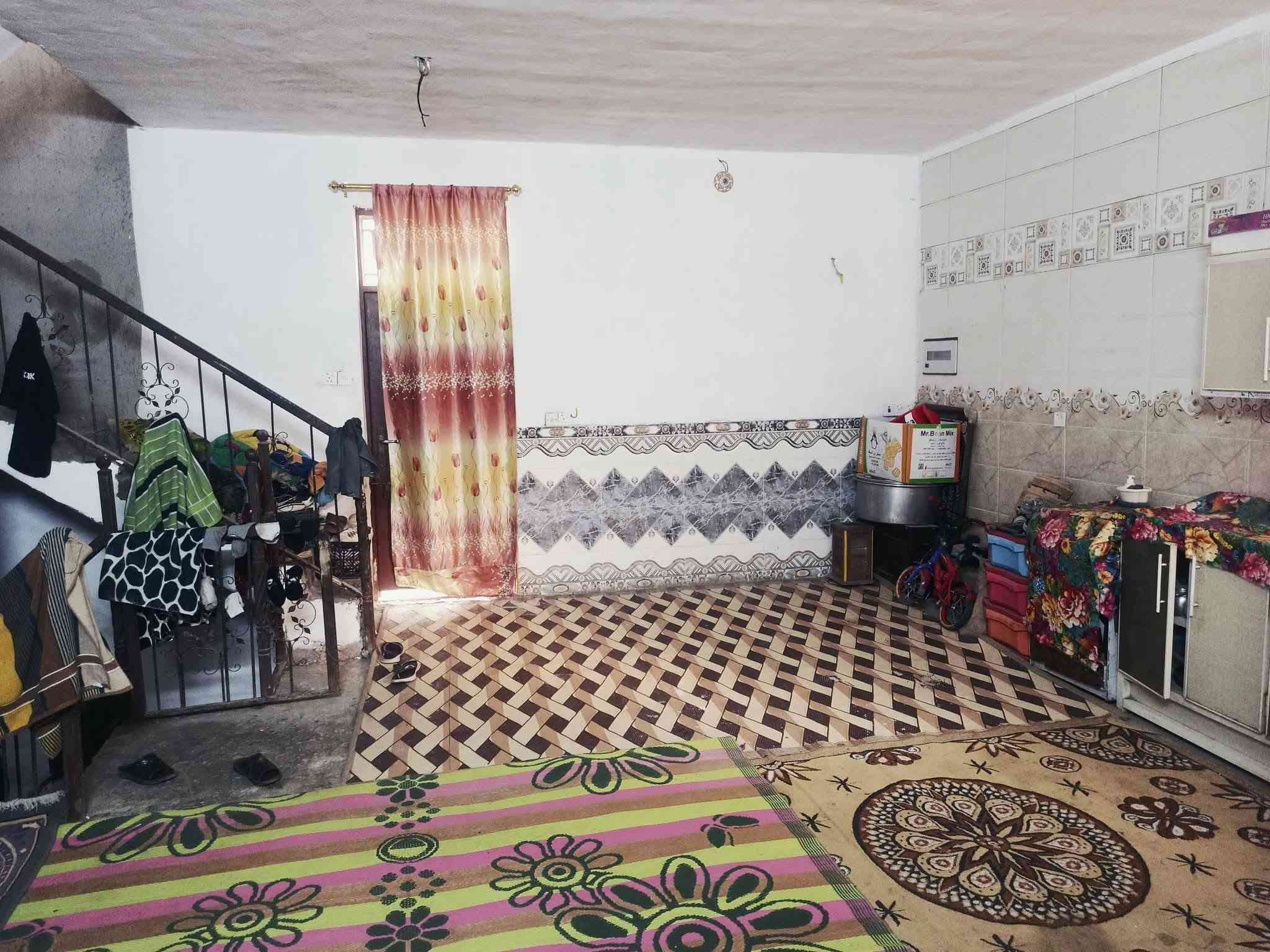 السلام عليكم
بيت مساحه 250 مترطابقين
عدد غرف 4
عدد صاله  2
حمامات  2
صحيات  2
استقبال 1
محل كبير مع البيت 
شارع بيت ابو داخل خدمات كامله
الاتصال على الرقم ***********
