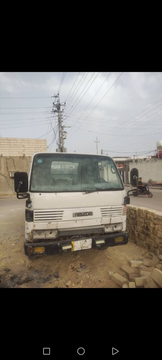 السلام عليكم سياره مازدا للبيع بيه كير ومكينا مستيبوشي مكان السياره البصره كرمه علي ***********
