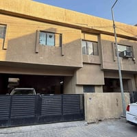 بيت للبيع مساحة 216 م منطقة الغدير محلة 706 مربع مدرسة المعالي  واجهة ...