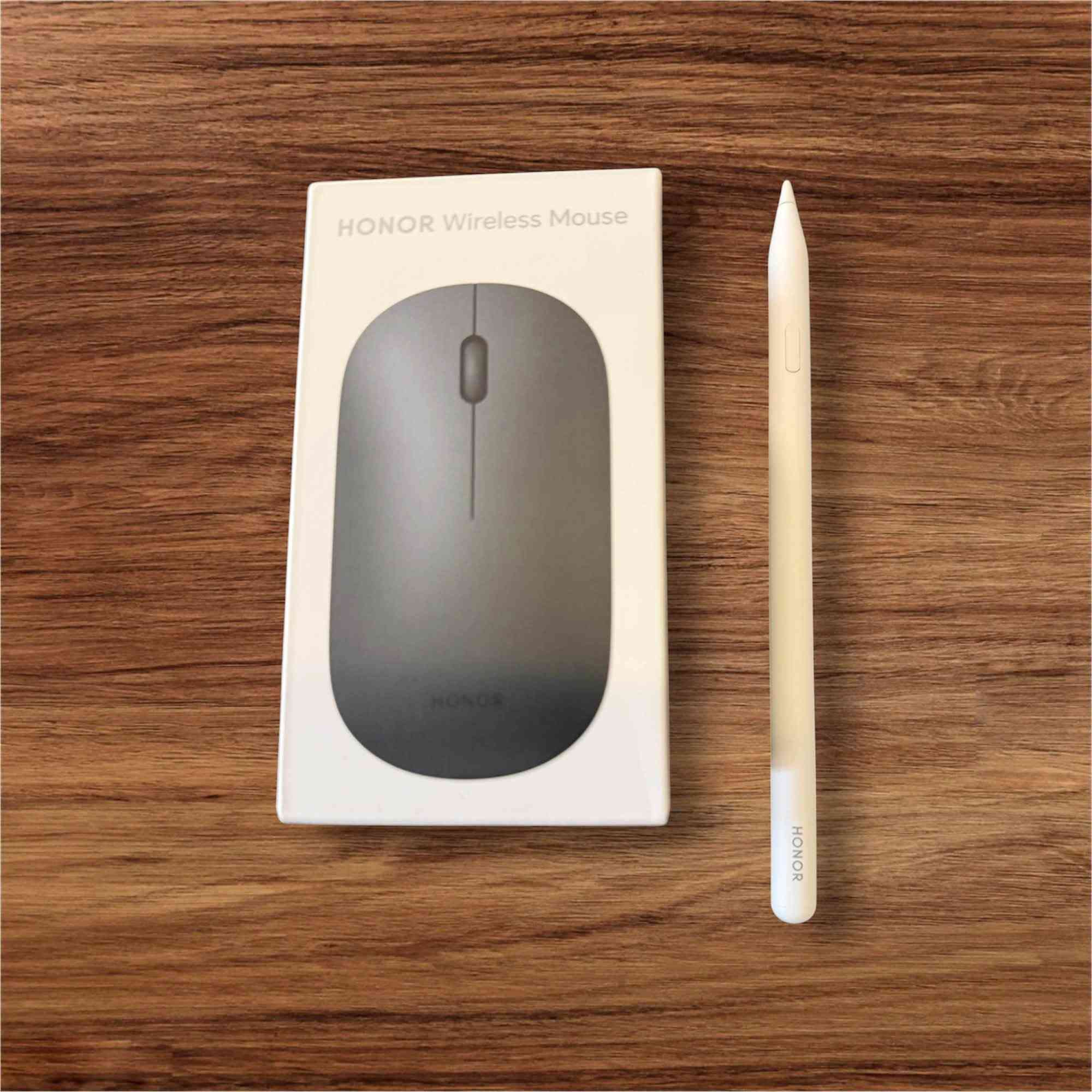 🔥 Honor MagicPad 4 للبيع
هونر ماجك باد 4
استخدام قليل جدًا، شبه جديد

✅ شرط الفحص
✅ كفالة عامة
✅ ملحقاته كاملة:
كارتون + كيبورد + لزگه شاشه + ماوس + شاحنه

🛡️ مخليله لزكة شاشة جلاتين أصلية، سعرها 25 ألف

الجهاز معروف ومواصفاته قوية، وحالته كلش نظيفة.

💰 السعر: مليون و125 ألف
💵 بي مجال حك الجــيه 

🚫 توصيل ما عندي

📍 بغداد – البلديات

📞 ***********
