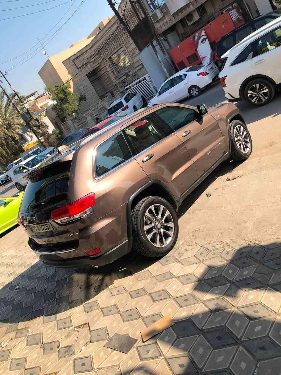 السلام عليكم
للبيع جيب 2018 خليجي وكالة هارلم دبل بصمة 

 السياره لمتد بلص

الممشى 62 الف

اللون قهوائي يجي فقط بالخليجي 

السياره فول مواصفات ١/١ ٣ شاشات وبانوراما وباقي المواصفات المعروفة السياره كفالة عامة ومغلفة ppf ضمانه ١٠ سنوات وباقي السياره كفالة عامة من كلشي

السياره رقم اربيل بأسمي السعر (275) وبيها مجال للشراي 

مكان السياره بغداد والشراي يتصل ويجي للاستفسار الاتصال على 

***********
