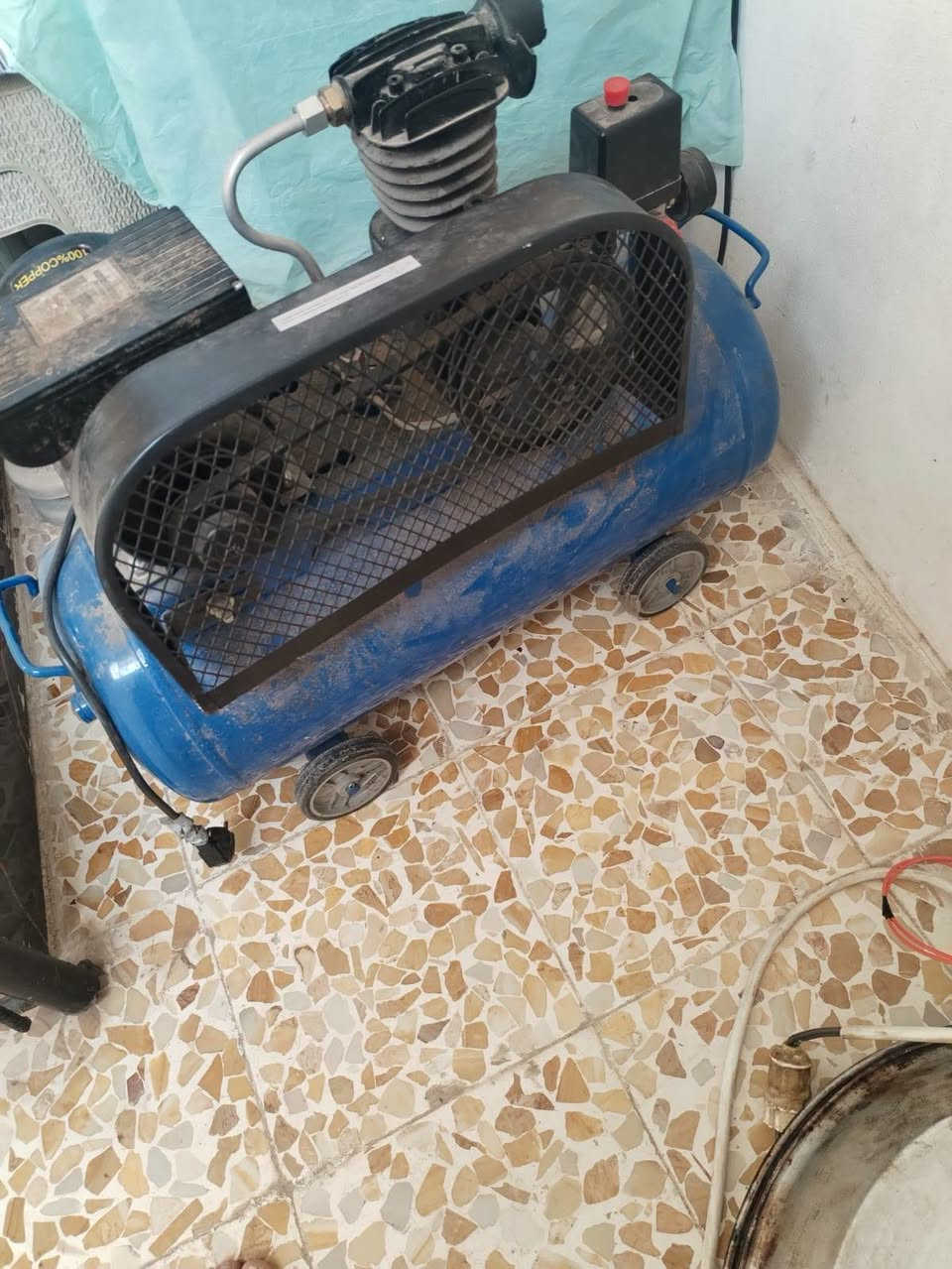 كمبريسر • للبيع • واتساب