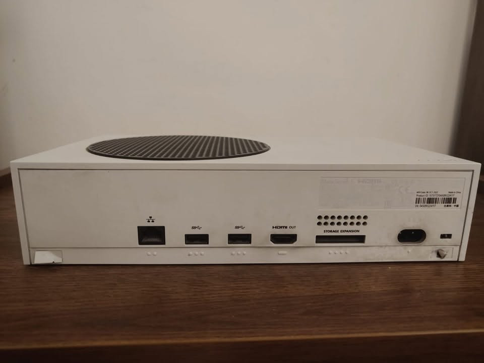 XBOX SERIS S للبيع
XBOX SERIES S 512 GB  للبيع 

اصدار 2023 ، الجهاز مفتوح على كد تنظيف فقط ، الجهاز ، محتوياتة : الكارتونة ، و ثلاث جوستكات  , جوستكات ثنين اصليات XBOX فقط درفت في الكير قابل للتصليح ، و جوستك Gamesir نظيف ما بيه أي خلل 

الجهاز يفيد لليريد يشغل GTA 6 و بسعر مناسب 

290 الف و بيه مجال بسيط  ، المكان بغداد حي الجهاد  للاستفسار  ***********
