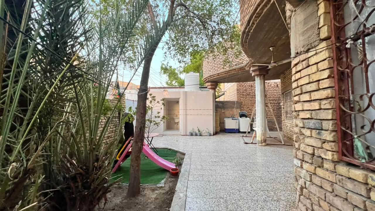 حي الحسين • ٢٥٠م • كونكريت مسلح