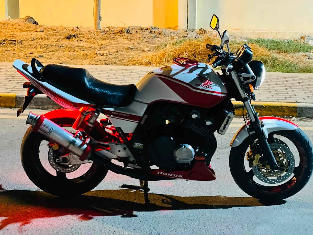 السلام عليكم خواتي بطحه هونده2006 للبيع دراجه شحجي بحقها قليل دراجه بعدها جديده حيل وكلشي ما ناقصها كامله من كل النواحي دراجه بمعنه الكلمه جديده وحيل حلوه وكلها بلادي وانطيك بيها شرط كلها  سعر (22) وبيها مجال للستفسار*********** دراجه بعدها رمبه الي مو شراي لا يتعبني فدوه وبل عافيه علي ياخذها 🙏🏻 مكان دراجه صلاح الدين
