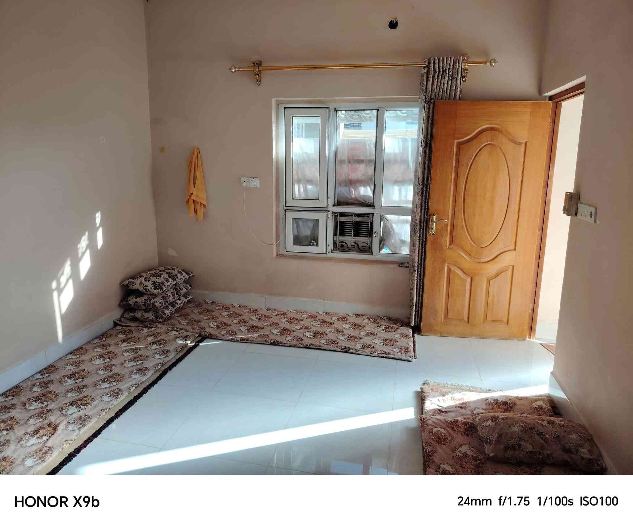 دار للبيع 100م طابو صرف
ركن حي ازوراء 77 قرب
على شارع 20 مقابل المستوصف
طابق ونص يحتوي على استقبال وهول ومطبخ 3غرف نوم
سعر المطلوب 87 ومجال بسيط
***********
***********

نص مكتوب في الصور:
- HONOR X9b 24mm f/1.75 1/890s ISO119
- HONOR X9b 24mm f/1.75 1/1161s ISO120
- HONOR X9b 24mm f/1.75 1/689s ISO100
- HONOR X9b 24mm f/1.75 1/2225s ISO101
- HONOR X9b 24mm f/1.75 1/1012s ISO100
- HONOR X9b 24mm f/1.75 1/900s ISO271
- HONOR X9b 24mm f/1.75 1/100s ISO369
- HONOR X9b 24mm f/1.75 1/900s ISO228
- HONOR X9b 24mm f/1.75 1/100s ISO100
