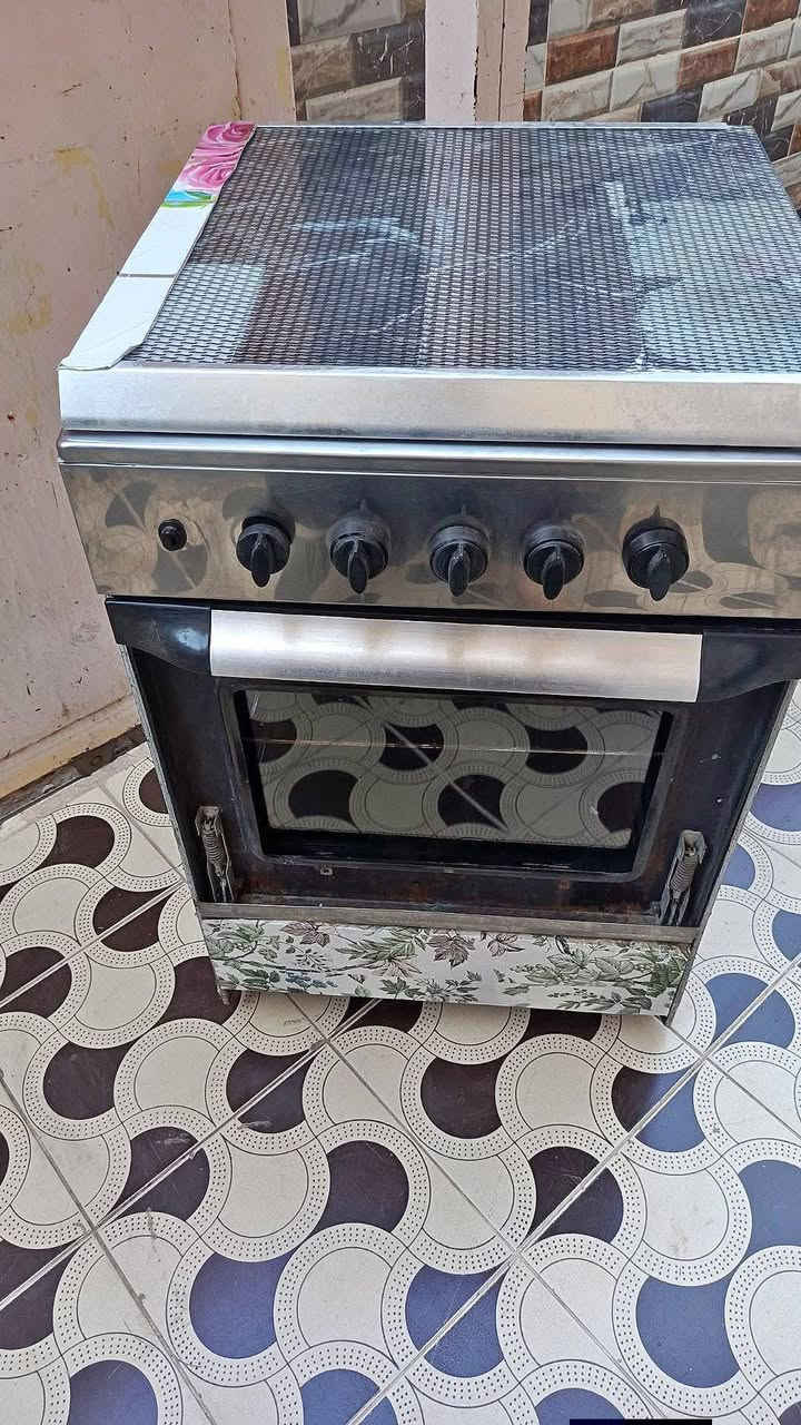 طباخ كريازي السعر ٢١٠  الثاني ٦٥ اي استفسار اتصل بنا على الارقام التاليه ***********
