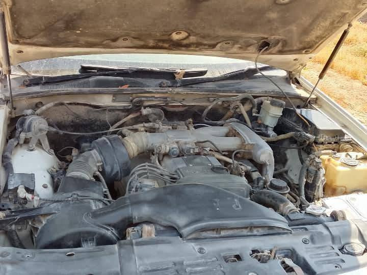 السيارة للبيع.
​السعر: 45 ورقة وبيهه مجال.
​الحالة: السيارة مكفولة من الدعامية للداعامية.
​النظافة والحجم: السيارة نظيفة وحجم المحرك 2500.
​للتواصل والشراء: يتصل على هذا الرقم ***********
