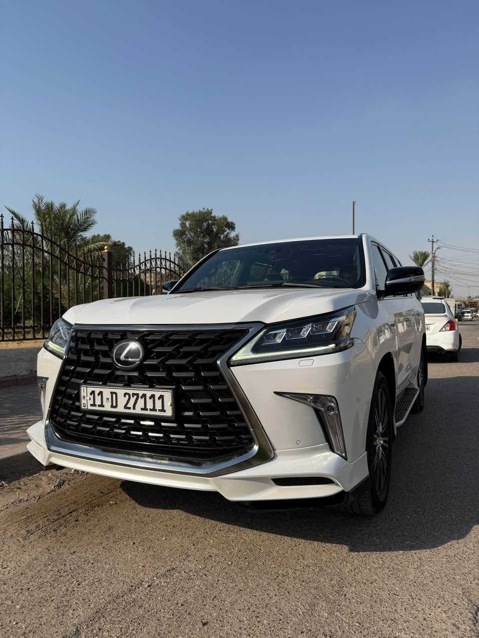 لاندكروز لكزز 2021 كفاله 
بسعر مناسب ونقد 
تحويل شرط باسمي 
في بغداد السعر 635 مجال بسيط 
*********** 
مراوس بسياره اقل لان محتاج مبلغ بغداد, العراق
