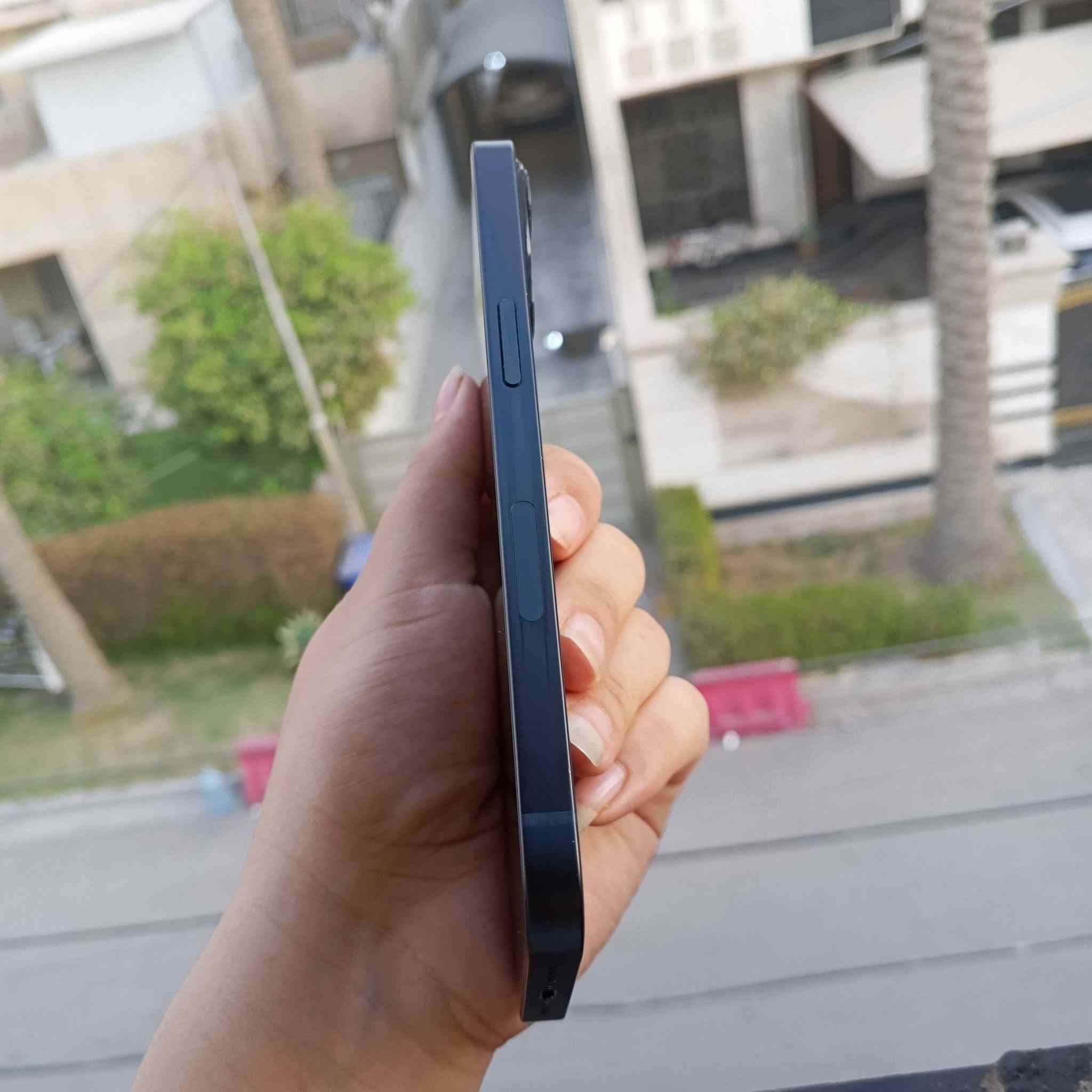 السلام عليكم للبيع ايفون 13 نضيف جداً ولاخدش بي مبدل فقط بطاريه تفصيخ الباقي كله شغال بلادي  سعره 475 مكاني بغداد الدوره للااستفسار ***********

نص مكتوب في الصور:
- ٦:٥٥ LTE حالة البطارية والشحن رسالة مهمة حول البطارية غير قادر على التحقق من أن هذا الـ iPhone يحتوي على بطارية أصلية من Apple. قد لا تكون التفاصيل الواردة من هذه البطارية دقيقة. لمعرفة المزيد الحد الأقصى للقدرة %١٠٠ هذا قياس لقدرة البطارية مقارنة بقدرتها عندما كانت جديدة. قد تتسبب القدرة المنخفضة بتقليل ساعات الاستخدام بين عملية الشحن والأخرى. أقصى قدرة للأداء الـ iPhone غير قادر على تحديد عمر البطارية. شحن البطارية المحسن للحد من استنزاف عمر البطارية، يتعلم الـ iPhone من عادات الشحن اليومية، بحيث ينتظر ولا يتجاوز ٨٠% حتى يحين موعد حاجتك إلى استخدامه.