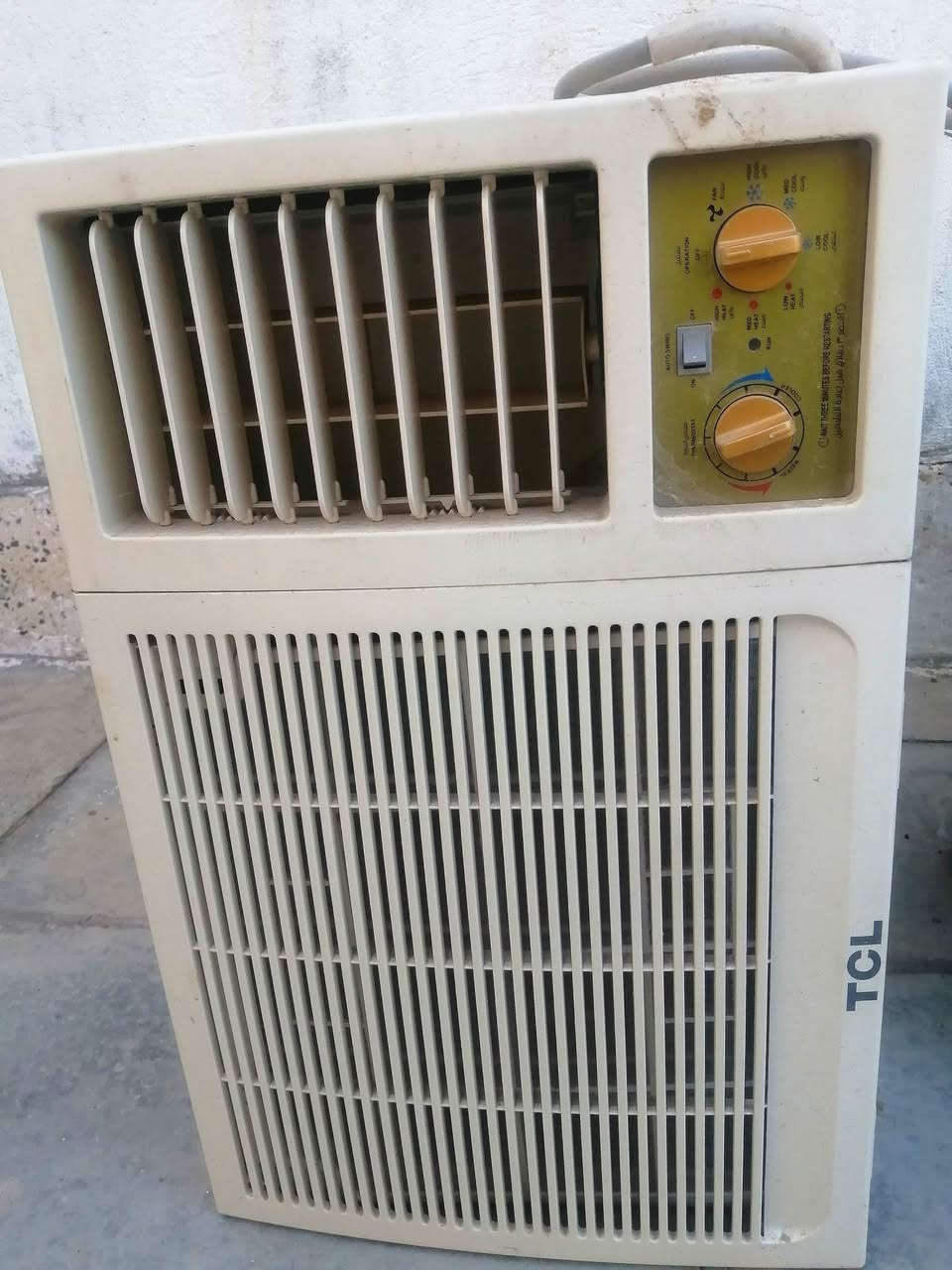 السلام عليكم.. مكيف نوع TCL صيني طنين للبيع نقص غاز فقط نظيف جدا نوع الكمبريسر هيتاشي واتساب ***********
